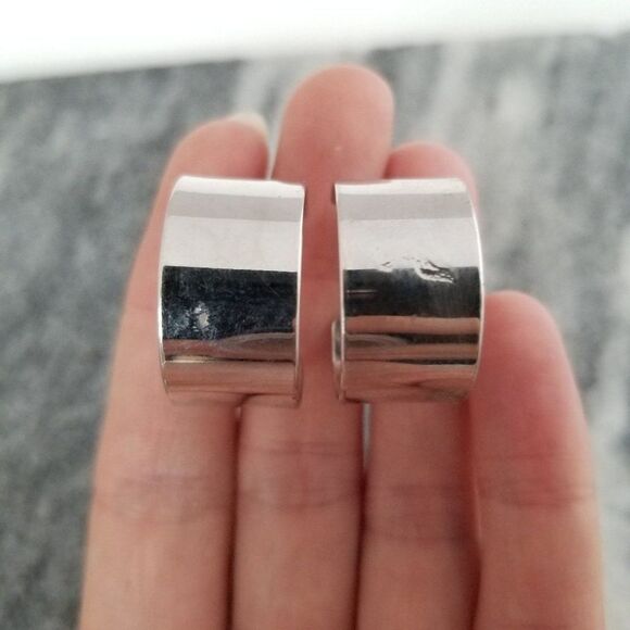 Vintage Wide Silver Tone 1 Inch Hoop Earrings, Polished, Estate - Picture 1 of 4